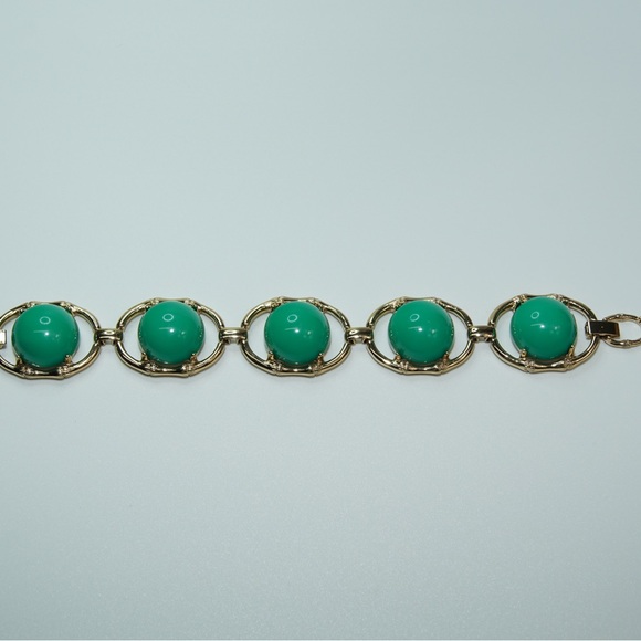 Stella & Dot Chunky Green and Gold Statement Bracelet with an extension Link - Picture 8 of 10